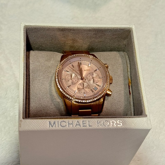 Michael Kors Women’s Rose Gold Ritz Watch - Picture 7 of 9